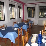 Cavenes Del Cabaco Hotel
