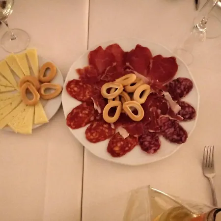 Hostal Restaurante Las Cavenes Del Cabaco El Cabaco