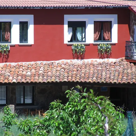 Hostal Restaurante Las Cavenes Del Cabaco Szálloda