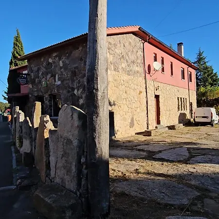 Szálloda Hostal Restaurante Las Cavenes Del Cabaco 2*