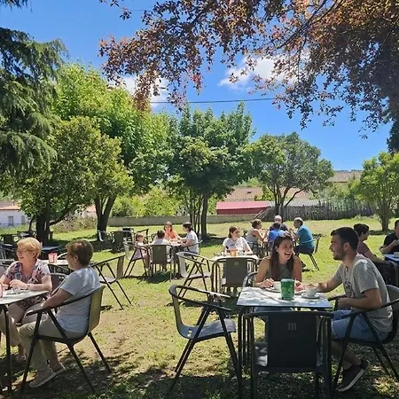 Hotel Restaurante Cavenes Del Cabaco 2*