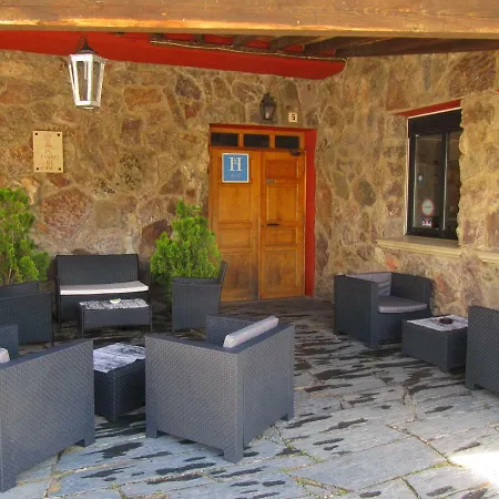 Hostal Restaurante Las Cavenes Del Cabaco