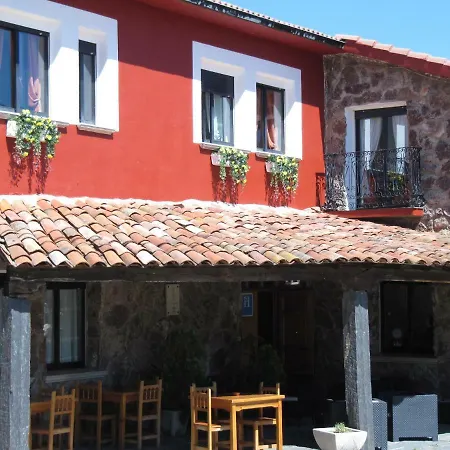 Hostal Restaurante Las Cavenes Del Cabaco 2*
