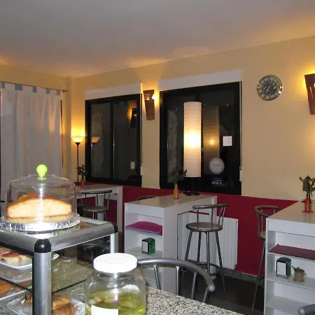 Szálloda Hostal Restaurante Las Cavenes Del Cabaco