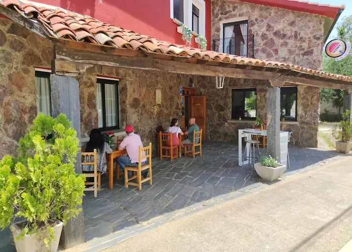 מלון Cavenes Del Cabaco El Cabaco