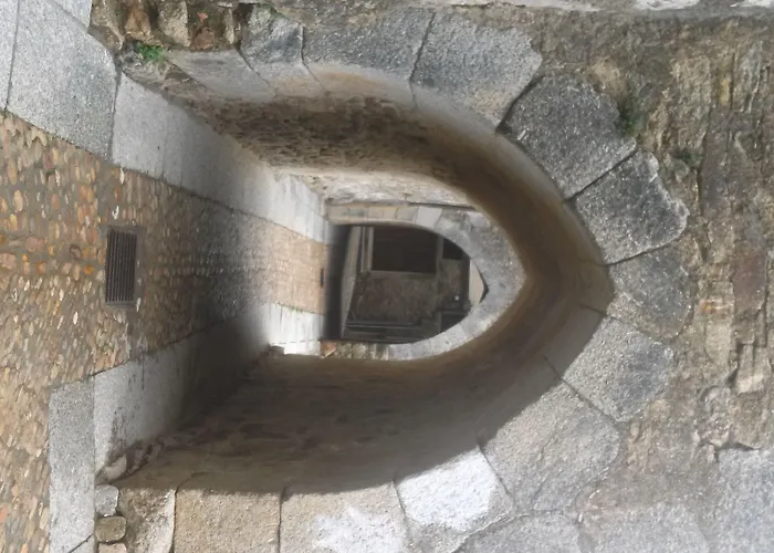 Cavenes Del Cabaco מלון 2*