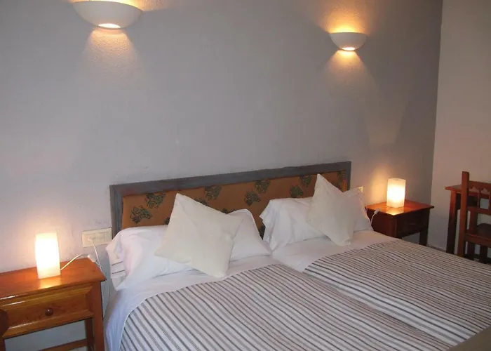 מלון Cavenes Del Cabaco